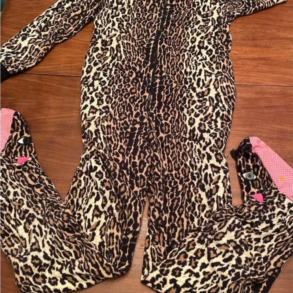 Nick & Nora Cheetah Animal Sleeper Pajamas with Feet, sz 8-10